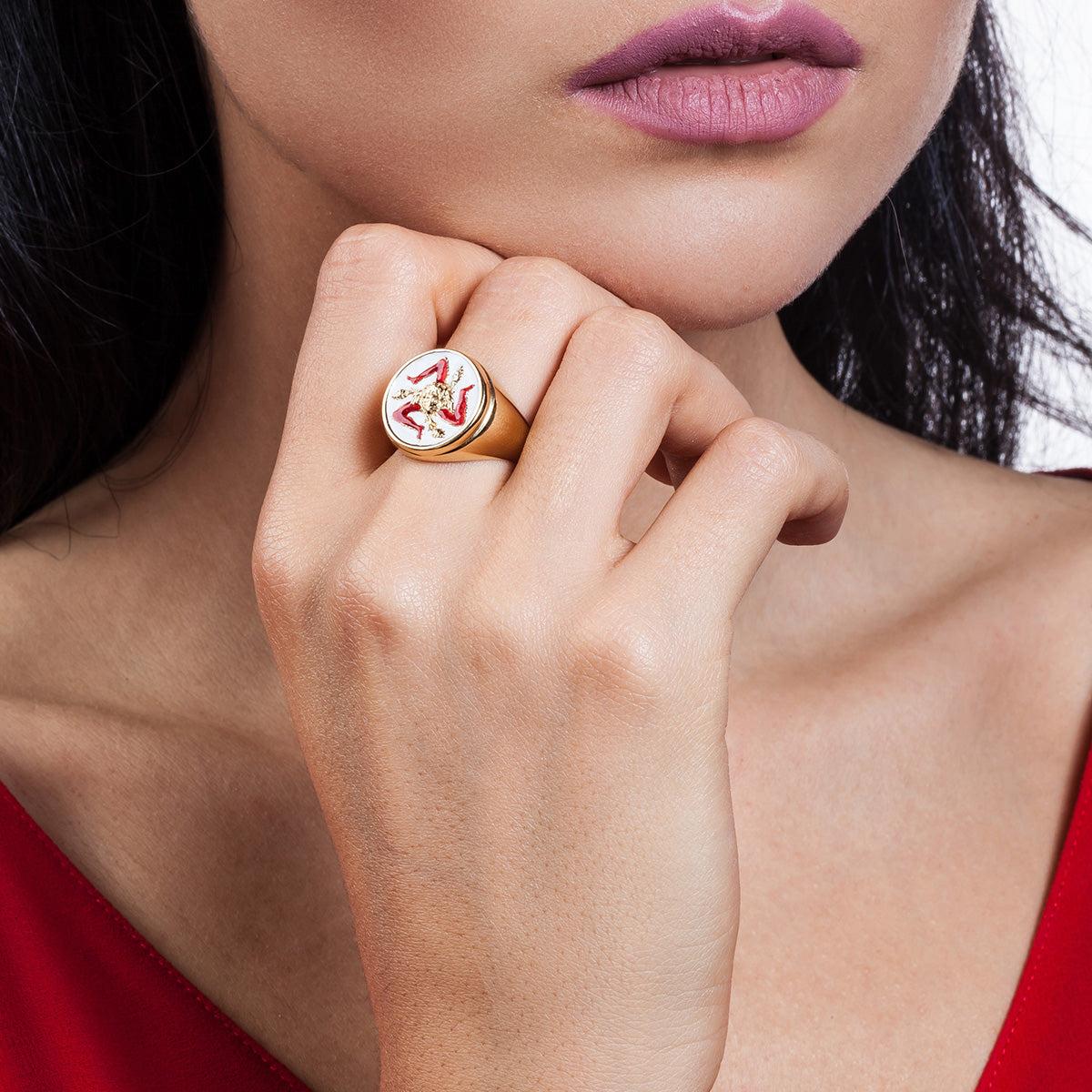 Runder Trinacria-Ring