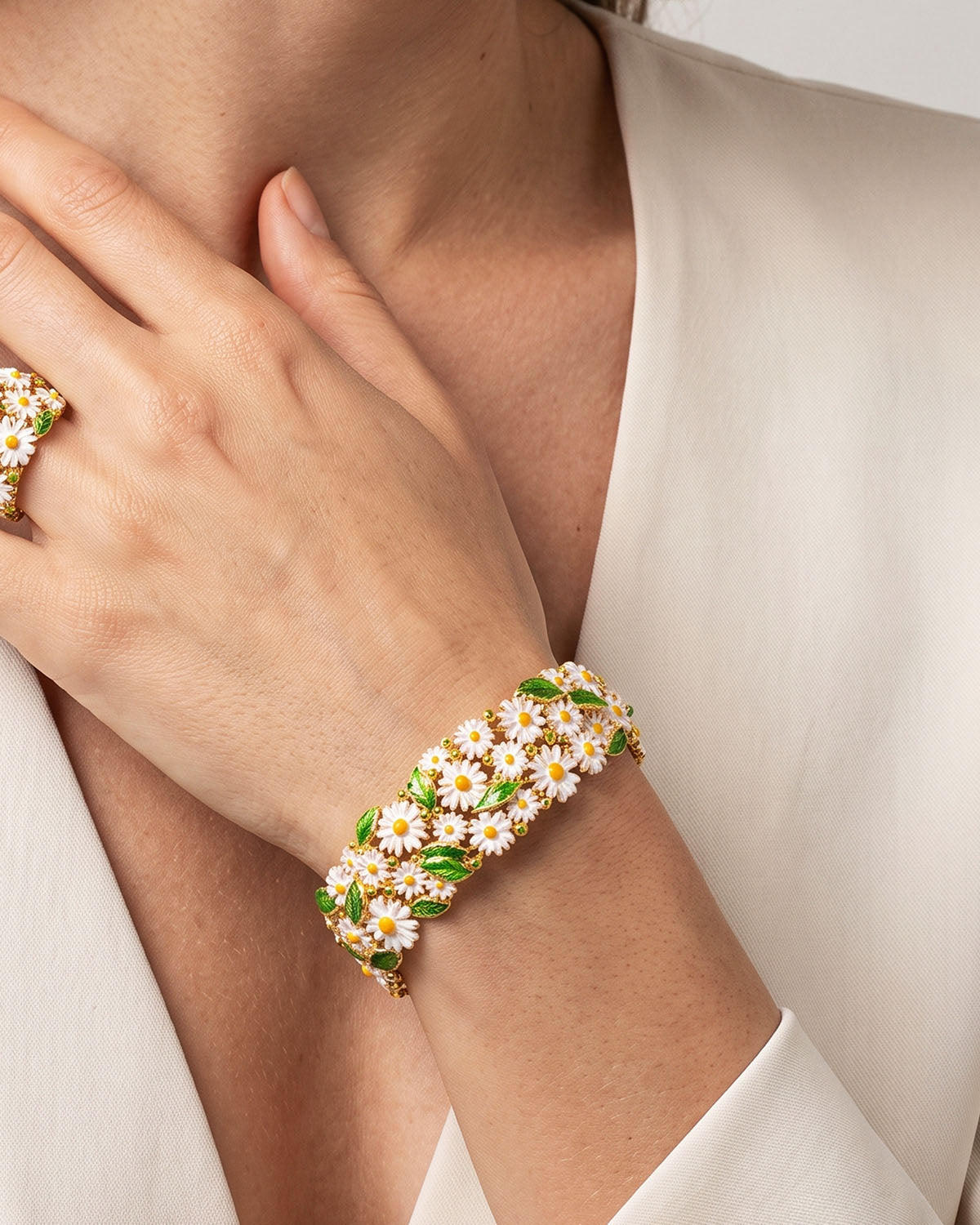 Rigid Daisy Bracelet